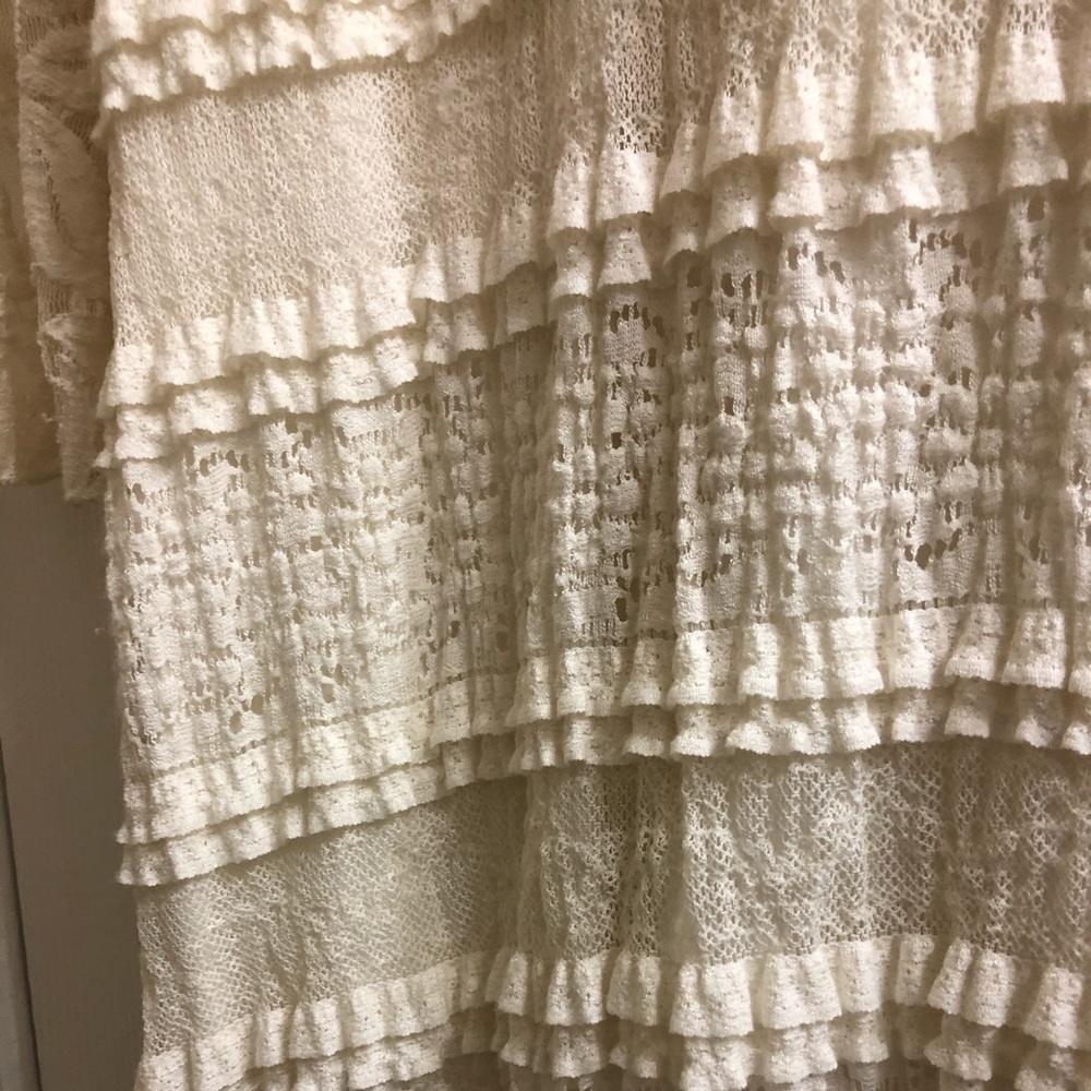White Lace Top🤍:) - Picture 3 of 6